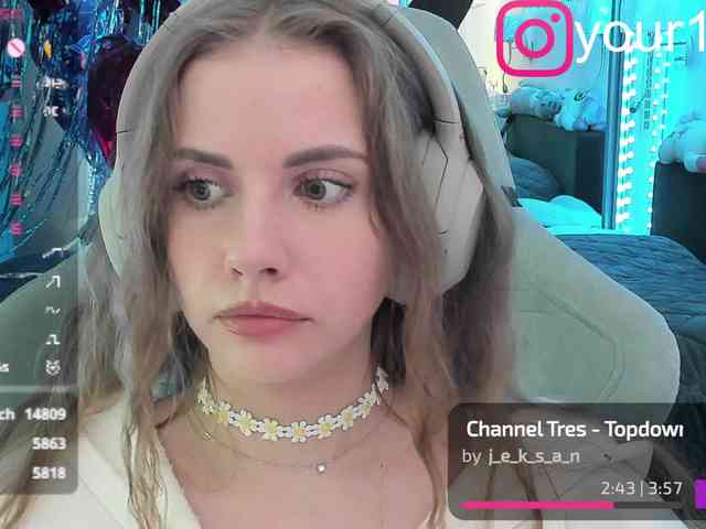 VikkiExtraCheese webcam