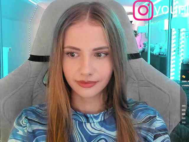 VikkiExtraCheese webcam