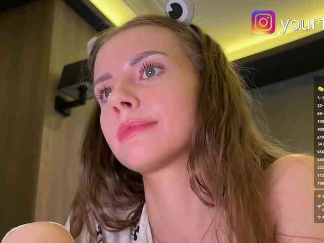 VikkiExtraCheese webcam