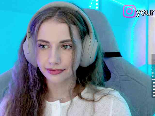 VikkiExtraCheese webcam