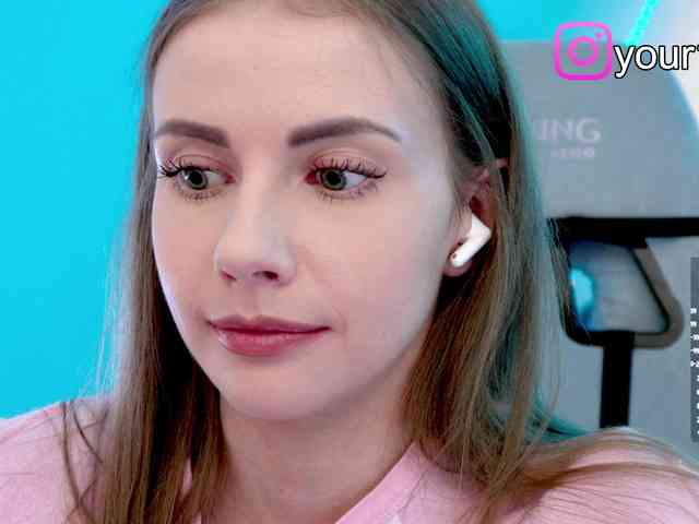 VikkiExtraCheese webcam