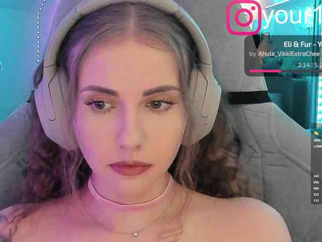 VikkiExtraCheese webcam