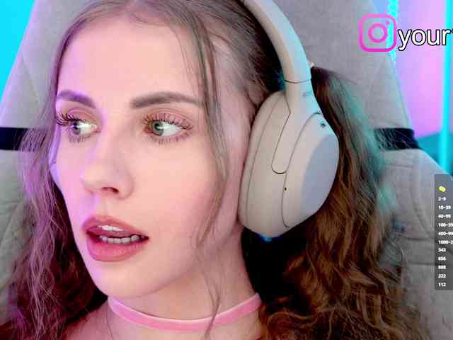 VikkiExtraCheese webcam