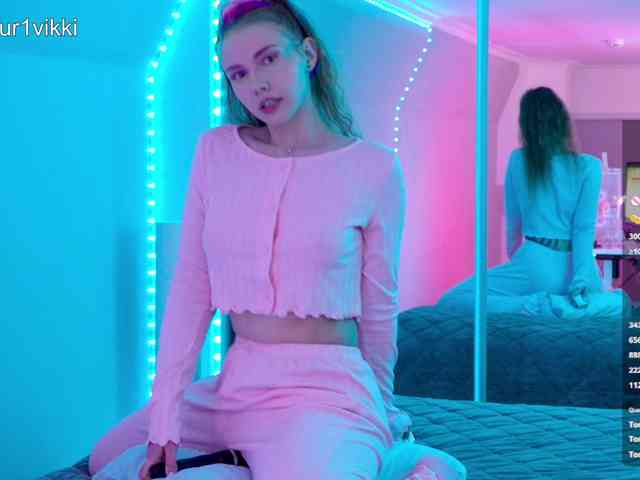 VikkiExtraCheese webcam