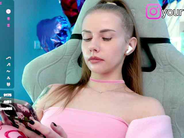 VikkiExtraCheese webcam