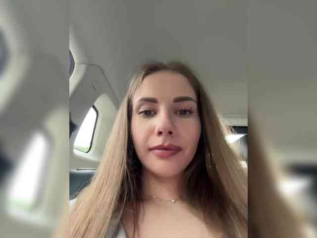 VikkiExtraCheese webcam