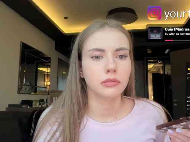 VikkiExtraCheese webcam