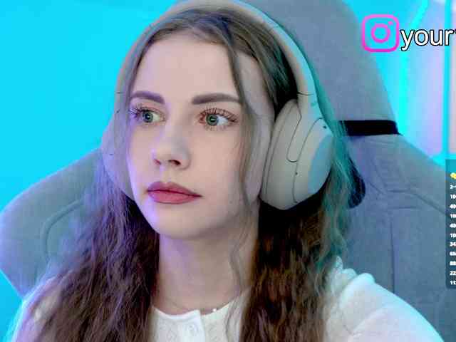VikkiExtraCheese
