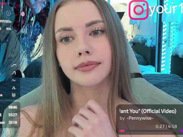 VikkiExtraCheese webcam