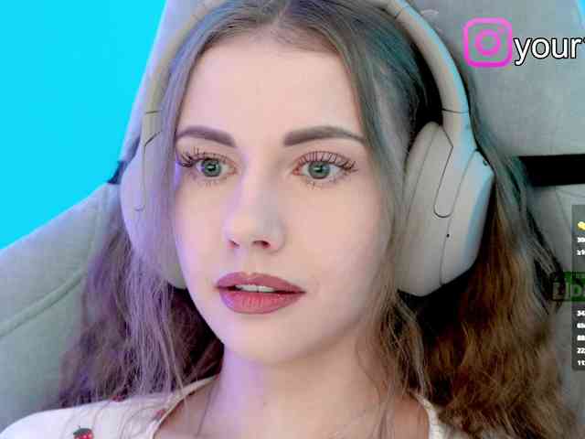 VikkiExtraCheese webcam