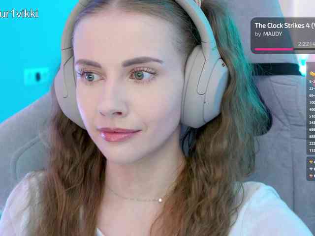 VikkiExtraCheese webcam