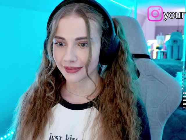 VikkiExtraCheese webcam