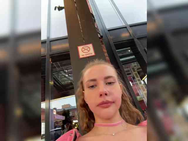 VikkiExtraCheese webcam