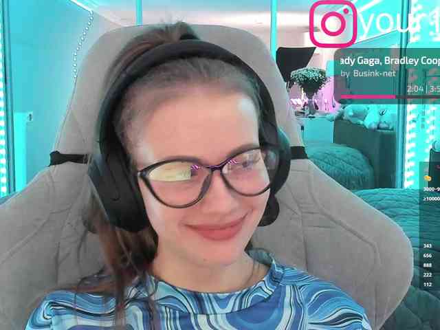 VikkiExtraCheese webcam