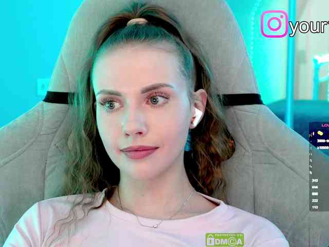 -VikkiL0vesChees... Live Webcam on BongaCams