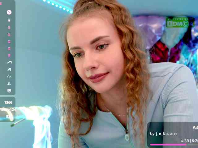 VikkiExtraCheese webcam
