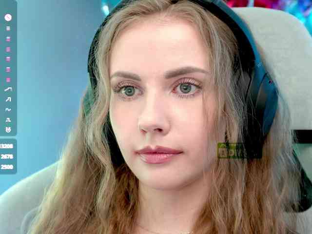 VikkiExtraCheese webcam