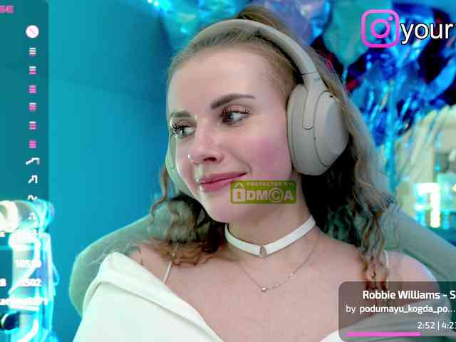 VikkiExtraCheese webcam