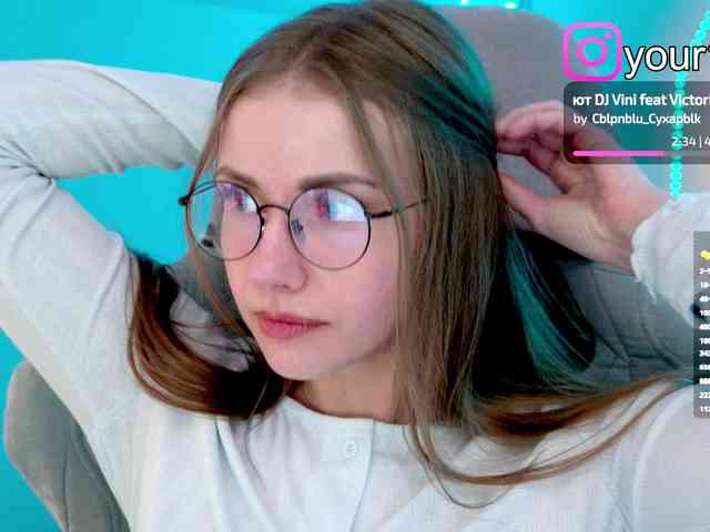 VikkiExtraCheese webcam