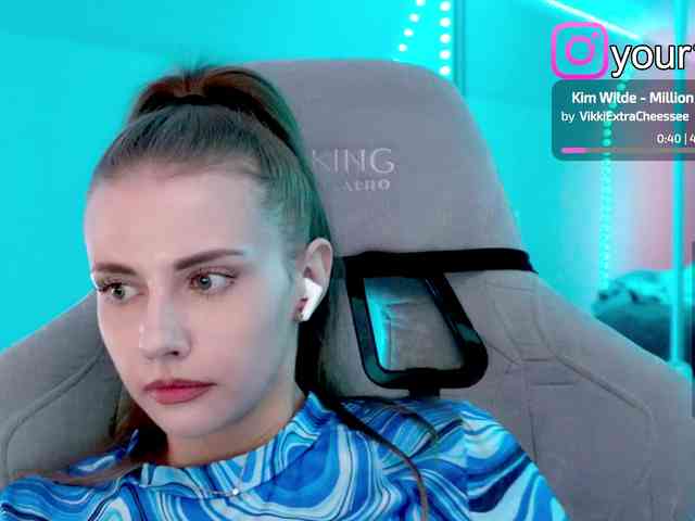 VikkiExtraCheese webcam