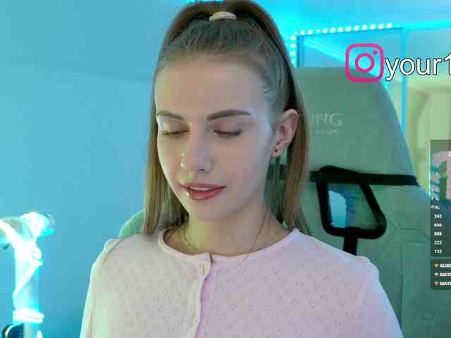 VikkiExtraCheese webcam