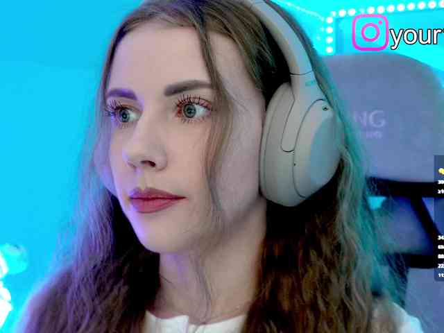 VikkiExtraCheese webcam