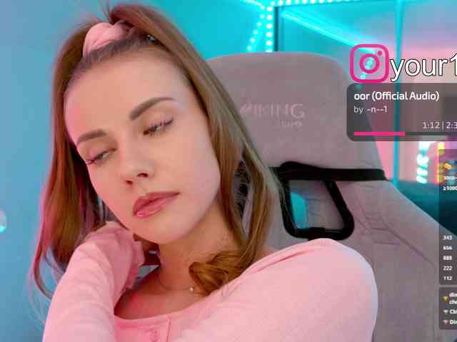 VikkiExtraCheese webcam