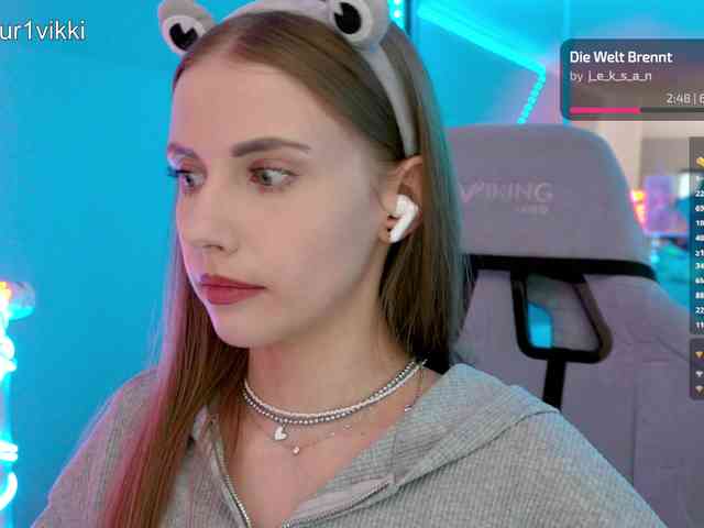 VikkiExtraCheese webcam