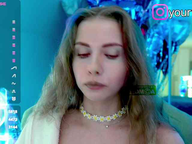 VikkiExtraCheese webcam