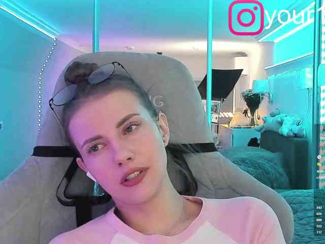 VikkiExtraCheese webcam