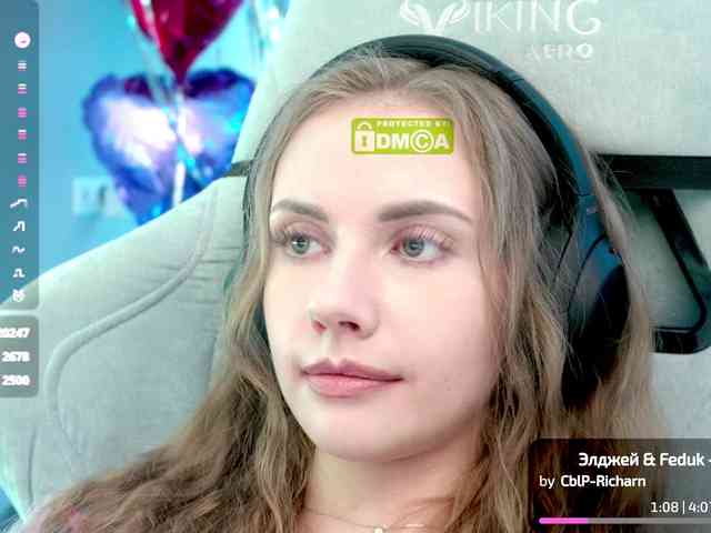 VikkiExtraCheese webcam