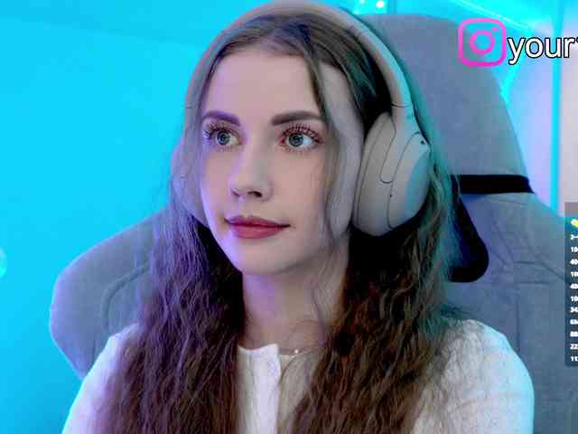 VikkiExtraCheese webcam