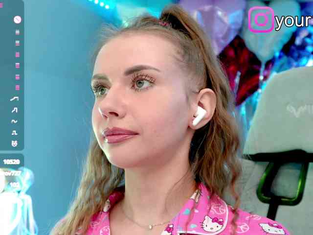 sexy chat room -VikkiL0vesCheese-