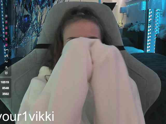 -VikkiL0vesCheese-
