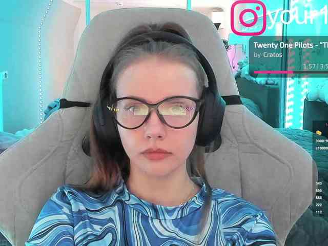 VikkiExtraCheese webcam