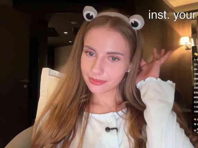 VikkiExtraCheese webcam