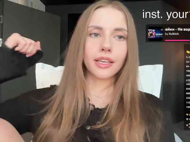 VikkiExtraCheese webcam