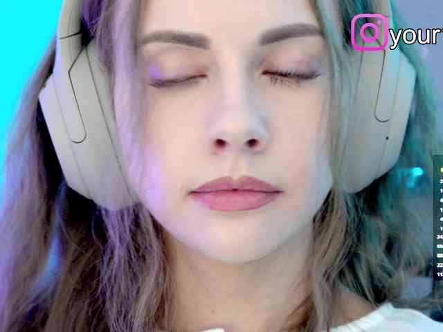 VikkiExtraCheese webcam