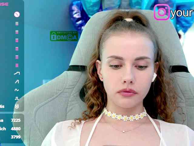 VikkiExtraCheese webcam