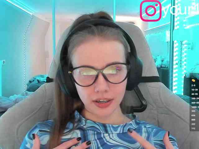 VikkiExtraCheese webcam