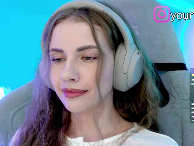 VikkiExtraCheese webcam