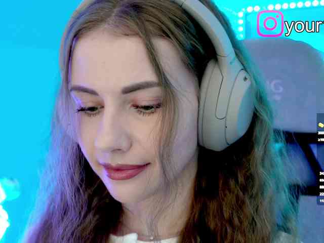 VikkiExtraCheese webcam