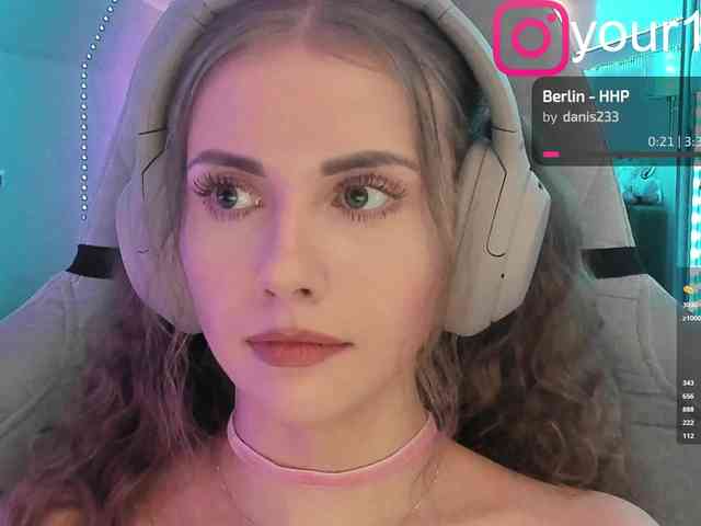 VikkiExtraCheese webcam