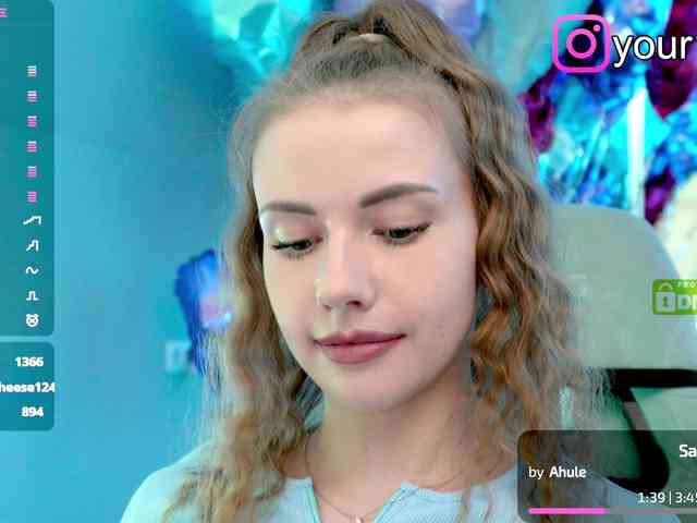 VikkiExtraCheese webcam
