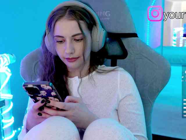 VikkiExtraCheese webcam