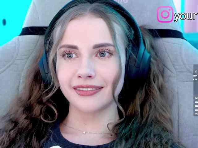 VikkiExtraCheese webcam