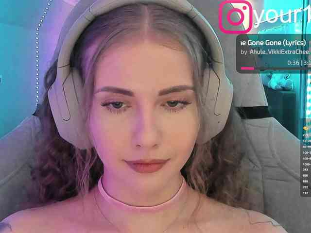 VikkiExtraCheese webcam