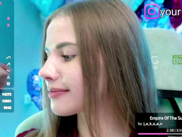 VikkiExtraCheese webcam