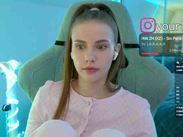 VikkiExtraCheese webcam