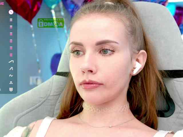 VikkiExtraCheese webcam